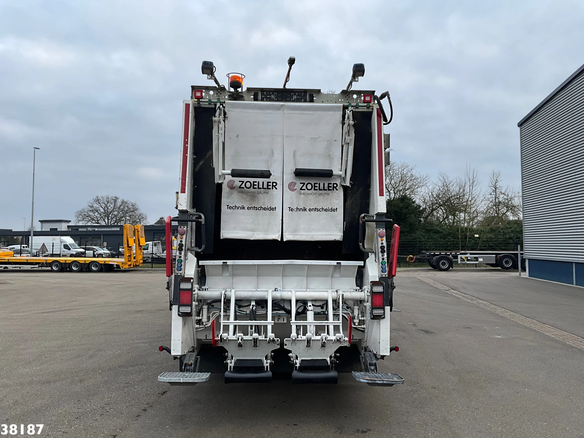 MAN TGS 2018 - 26.320 Euro 6 Zoeller 22m³ Just 116.493 km! image 6