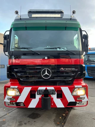 Mercedes-Benz Actros 2005 - 4460 SLT 8x8 Actros 4460 8x8 SLT imagem 3