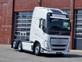 Volvo FH 2023 - 13.500 Globetrotter XL 6x2 - Retarder - Full air - Leather - Camera te koop