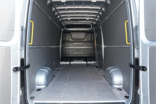 Volkswagen Crafter 2024 - 35 2.0 TDI L4H3 140pk Automaat - ACC - LED - Geveerde Stoel - Carplay - Camera - Betimmering - Rijklaar obrazek 10