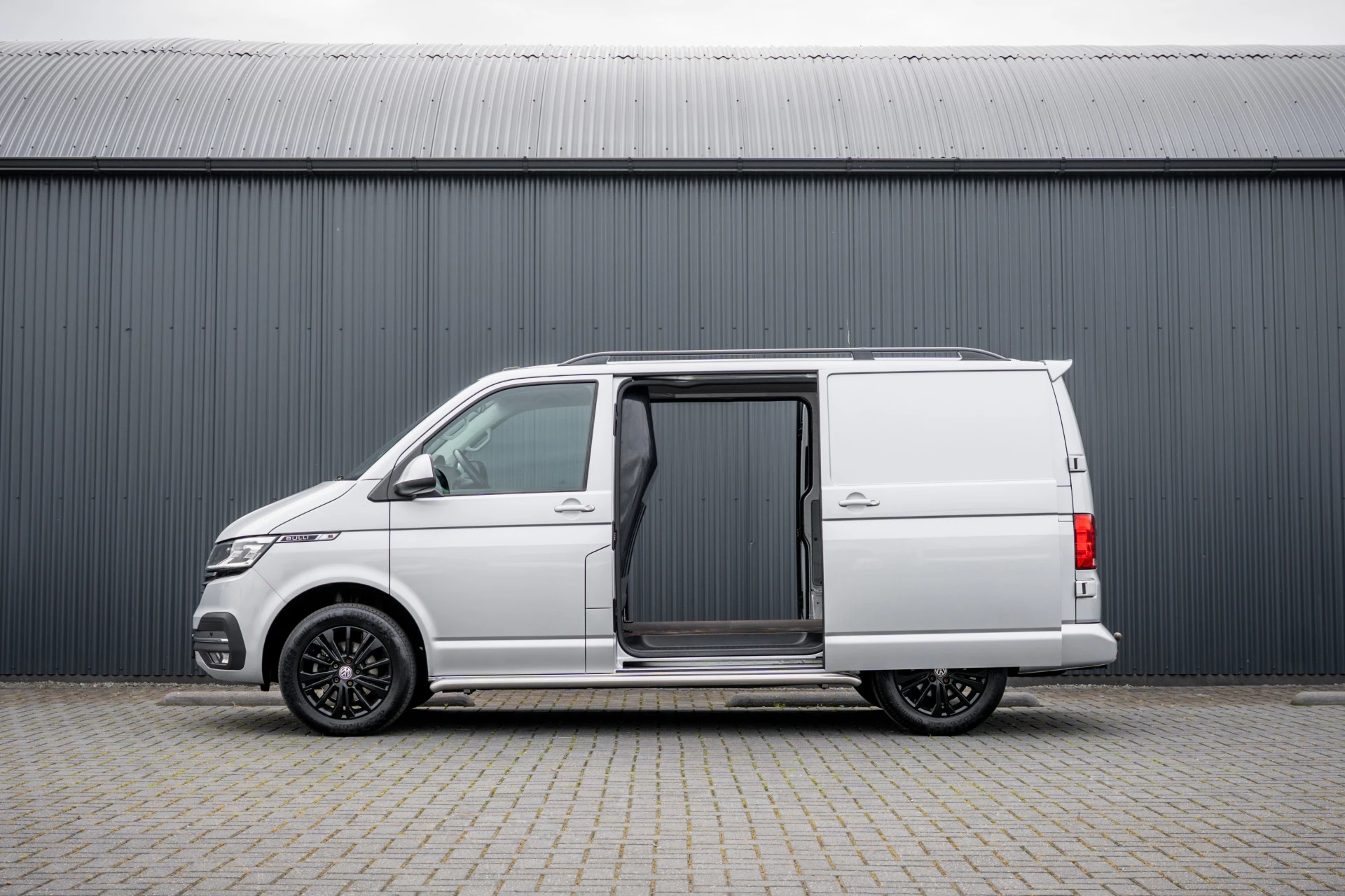Volkswagen Transporter 2021 - T6.1 Bulli 2.0 TDI L1H1 | Virtual cockpit | Automaat | 150 PK | 3-Zits | 1e Eigenaar | LED | Camera | Carplay | PDC | Zijschuifdeur R+L | Trekhaak obrázek 6
