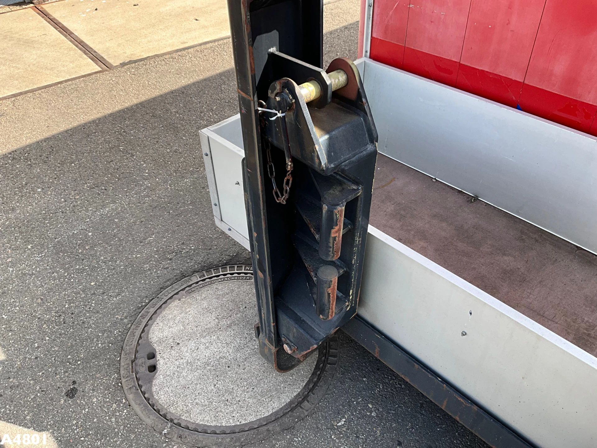 Gesloten 18m³ container met oprijrampen ex-brandweer! afbeelding 8