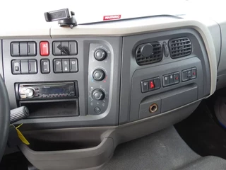 DAF LF 210 2015 - oprijlaadbak,airco bild 6