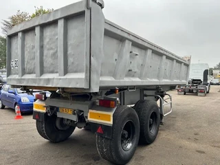 CIF N/A 1999 - 2 Axle Steel Tipper , Spring Suspension , Drum Brakes imagem 3
