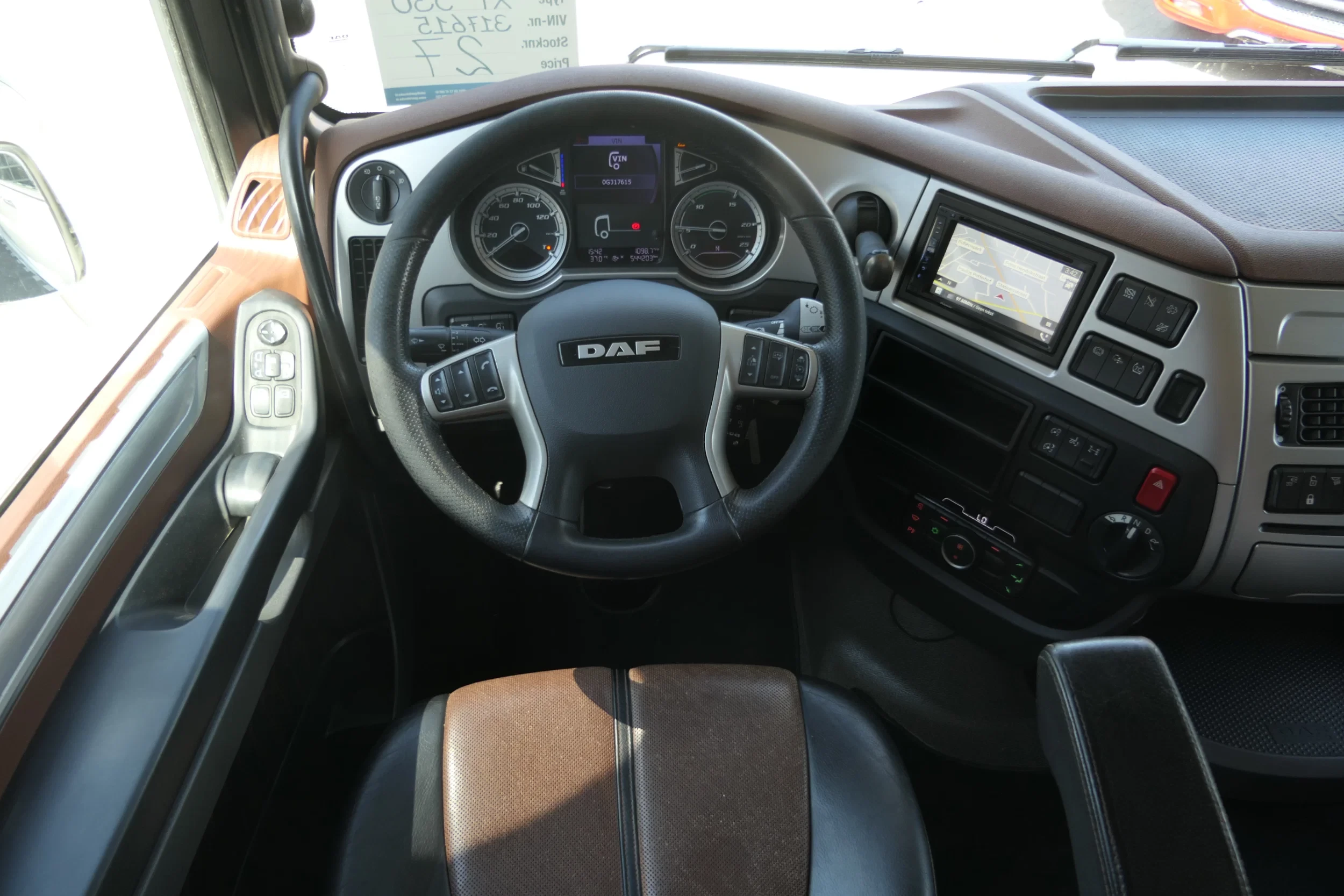 DAF XF 530 2020 - | Hydraulic | Retarder | 544203Km | 2020 | Smart Tacho 2 | Full Air | Roof airco | Stand klima | Leather Seats | Navi | Tv | Microwave | Full Options | Euro6-D | TUV/MOT/APK 05-2027 | French Truck afbeelding 45