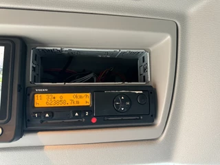 Volvo FE 250 2013 - 4X2 - EURO 6 + THERMOKING T-500R + DHOLLANDIA LIFT obrazek 21