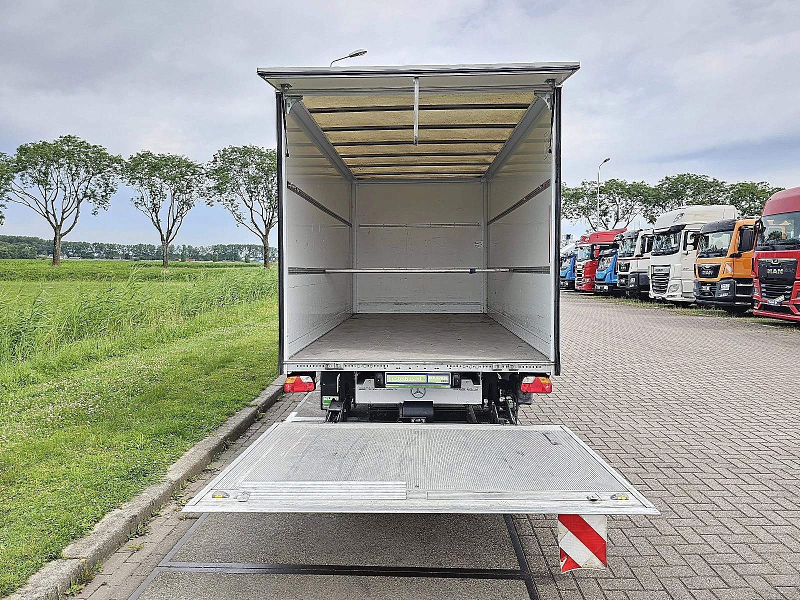 Mercedes-Benz Sprinter 2019 - 316 image 13