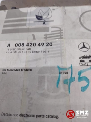 Mercedes-Benz Sprinter - Set remblokken mercedes w901-w905 a008420 image 2