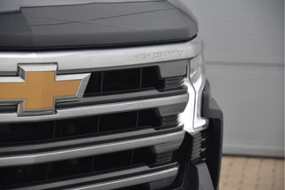 Chevrolet Silverado 2024 - 1500 6.2 High Country obrazek 32