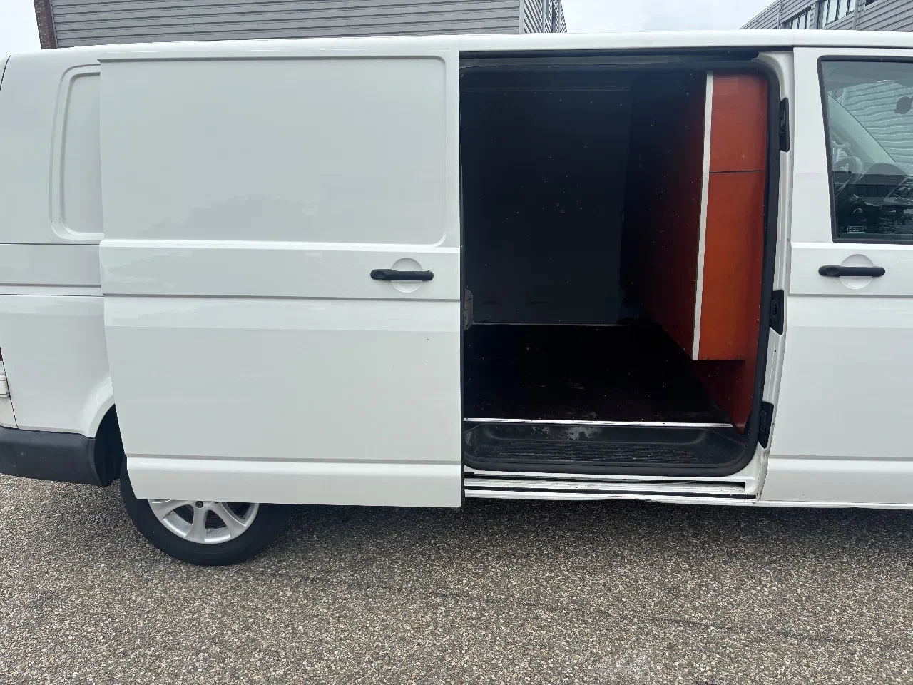 Volkswagen Transporter 2017 - 2.0TDI L2H1 Airco Navi Cruisecontrol Trekhaak EURO 6 imagem 8