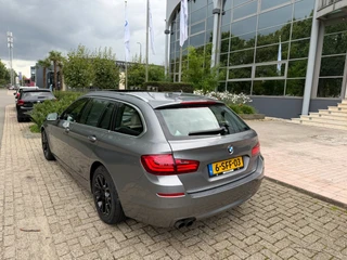 BMW 5 Serie 2013 - Touring 528i aut /panod./leer/navi/head up/etc afbeelding 3 miniatuur