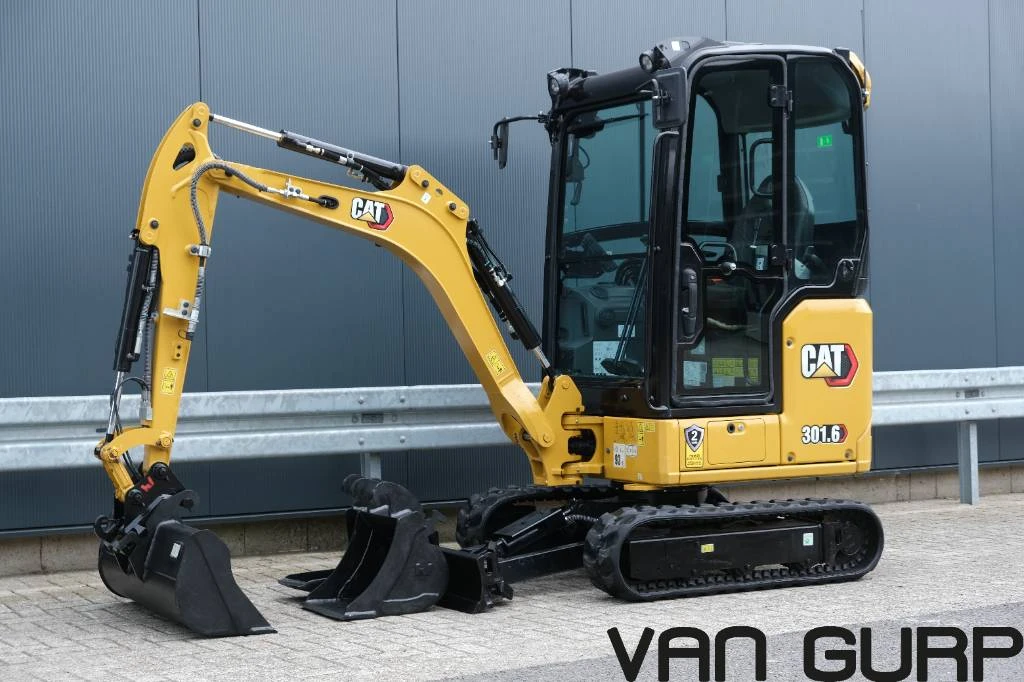 Cat 2024 - 301.6 | 2024 | 242h afbeelding 1