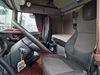 DAF XF 440 2015 - SuperSpaceCab 6x2*4 - Cuppers 1-2-3 deck Livestock + Cuppers 3 deck trailer 2009 obrazek 17