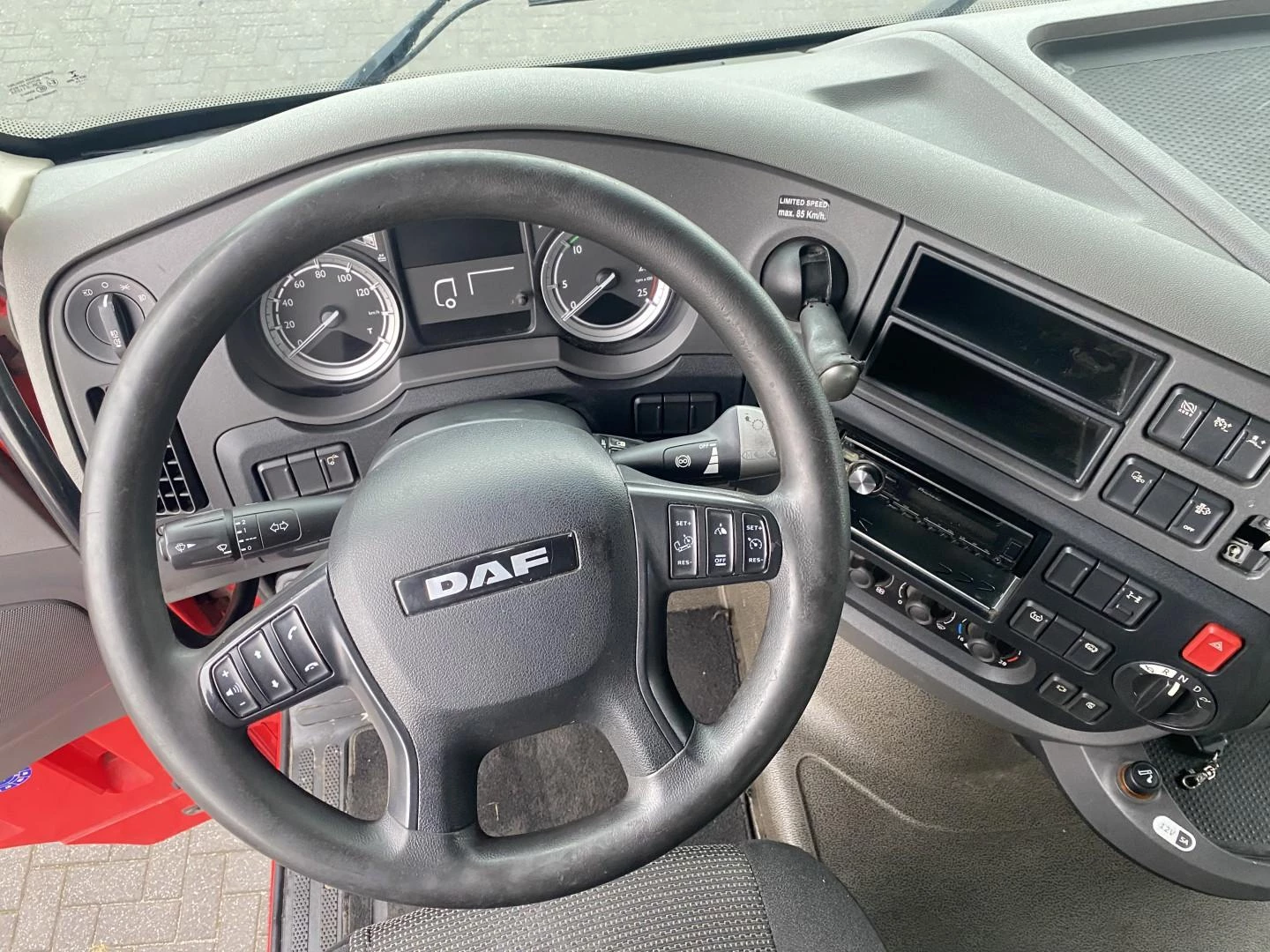 DAF XF 460 FT 2015 Bild 5