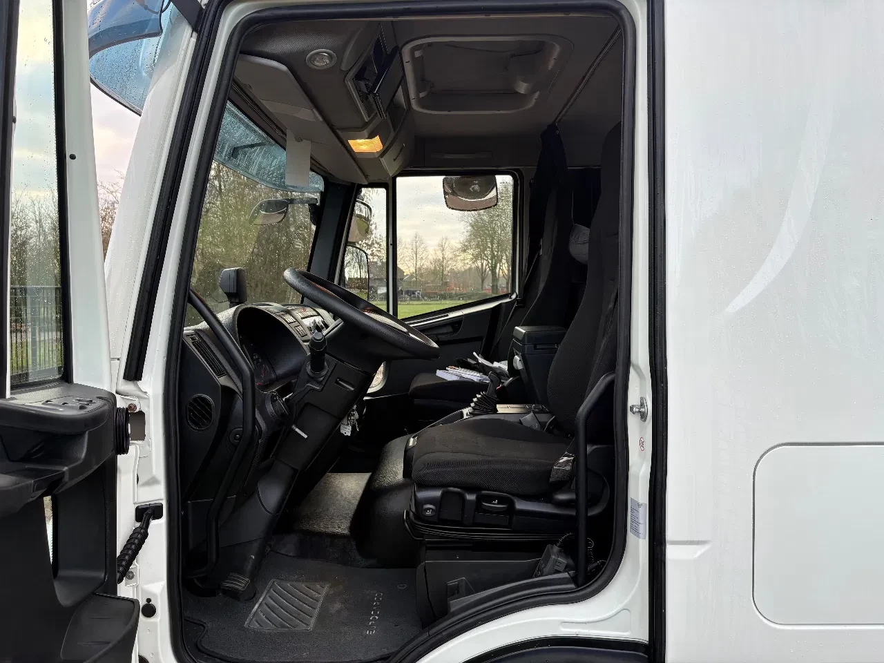 Iveco Eurocargo 2016 - TREKKER 10-220 EURO 6 22.000 KG slaap cabine image 9