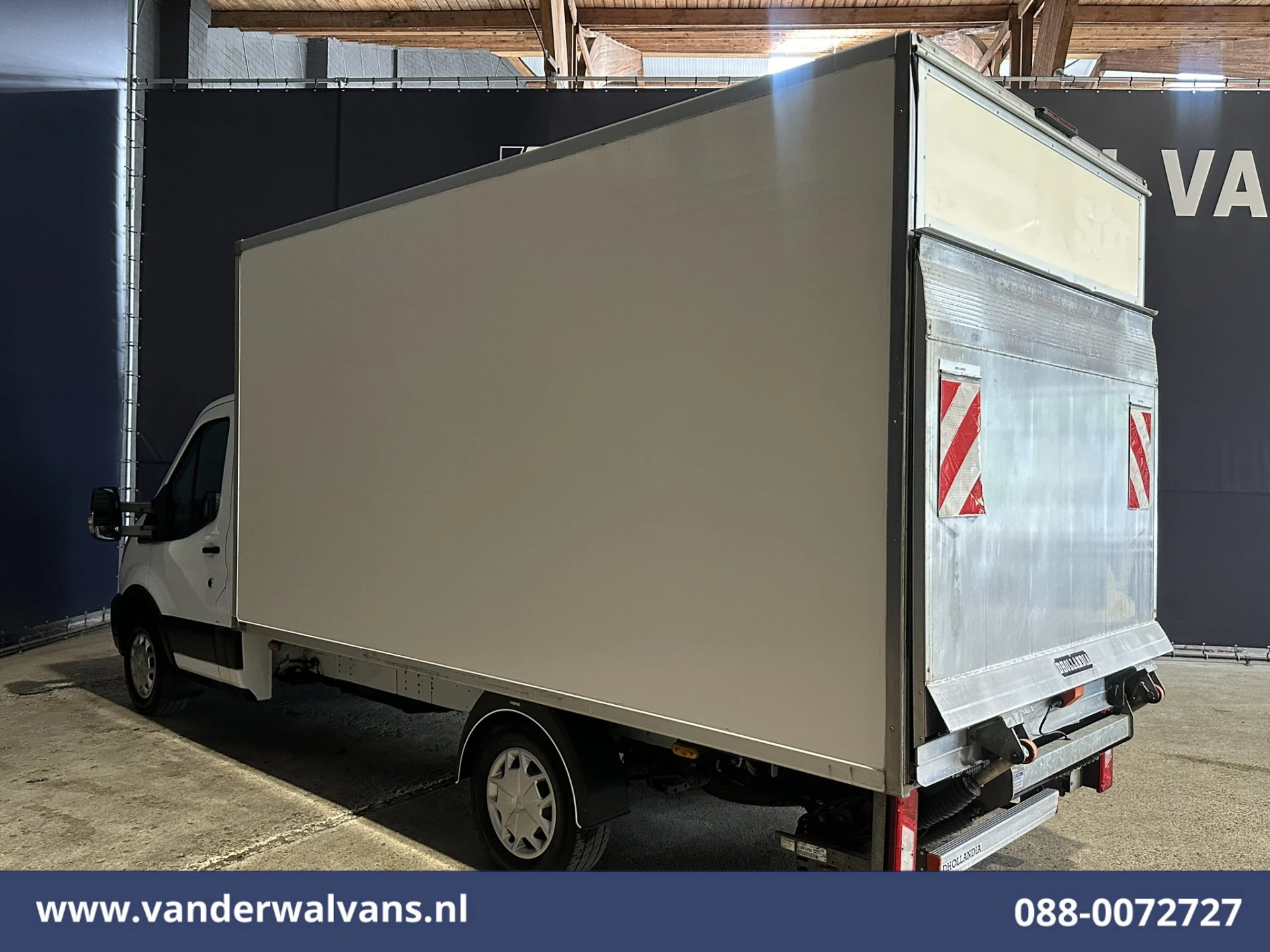 Ford Transit 2022 - 2.0 TDCI 130pk Bakwagen Laadklep Euro6 Airco | 940kg laadvermogen | Cruisecontrol | Verwarmde Voorruit immagine 9