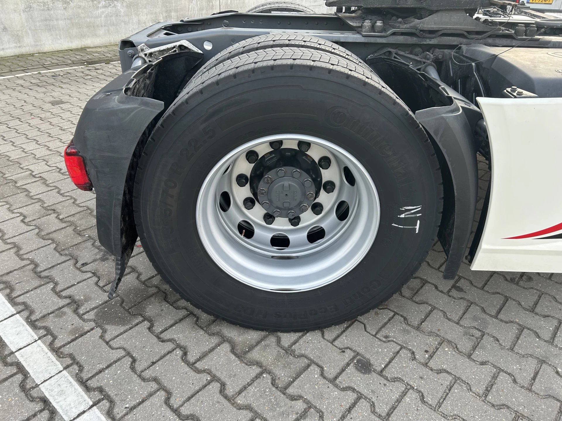 DAF XF 450 FT 2019 - Space Cab / 593 dkm / Skirts image 12
