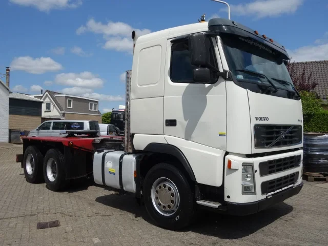 Volvo FH 2005 - 16.610 6X4 BIG AXELS,STEELSPRINGS,MANUALGEARBOX,INTARDER afbeelding 1