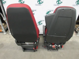 Volvo - 22040056 // 84165773 // 21433067// 82201655 STOELEN SET VOLVO FH 460 EURO 6 MODEL 2018 imagem 3 miniatura
