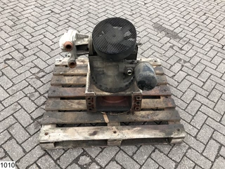 L and T N/A - Hydraulic Beton concrete mixer front bild 3