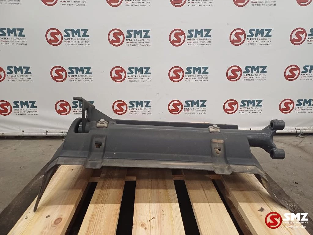 Mercedes-Benz 2021 - Occ spatbord linksachter + steun Mercedes obrázek 3