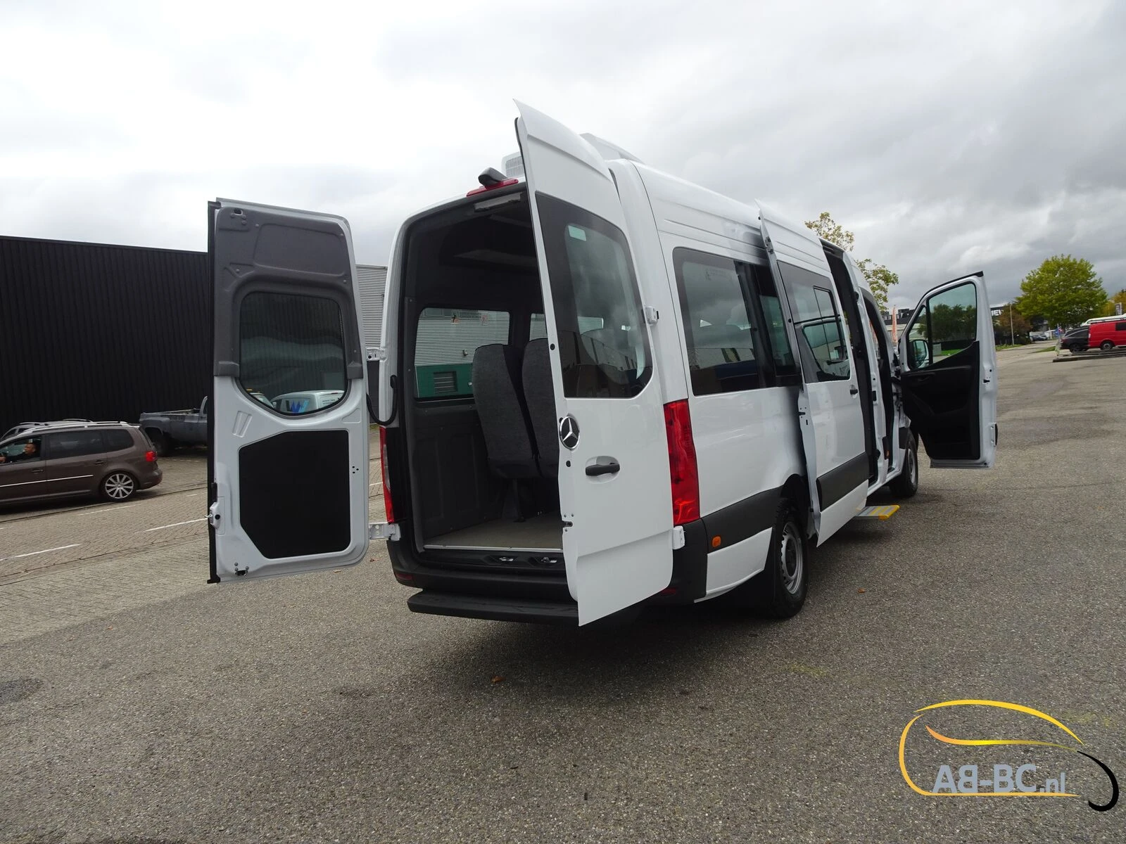 Mercedes-Benz eSprinter - 17 Seats Electric Range: 465 km Bild 28