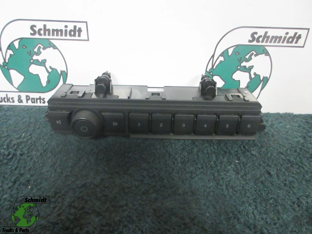 MAN - 81.28163-6013 AUDIO BEDIENING 18.510 EURO 6 afbeelding 1