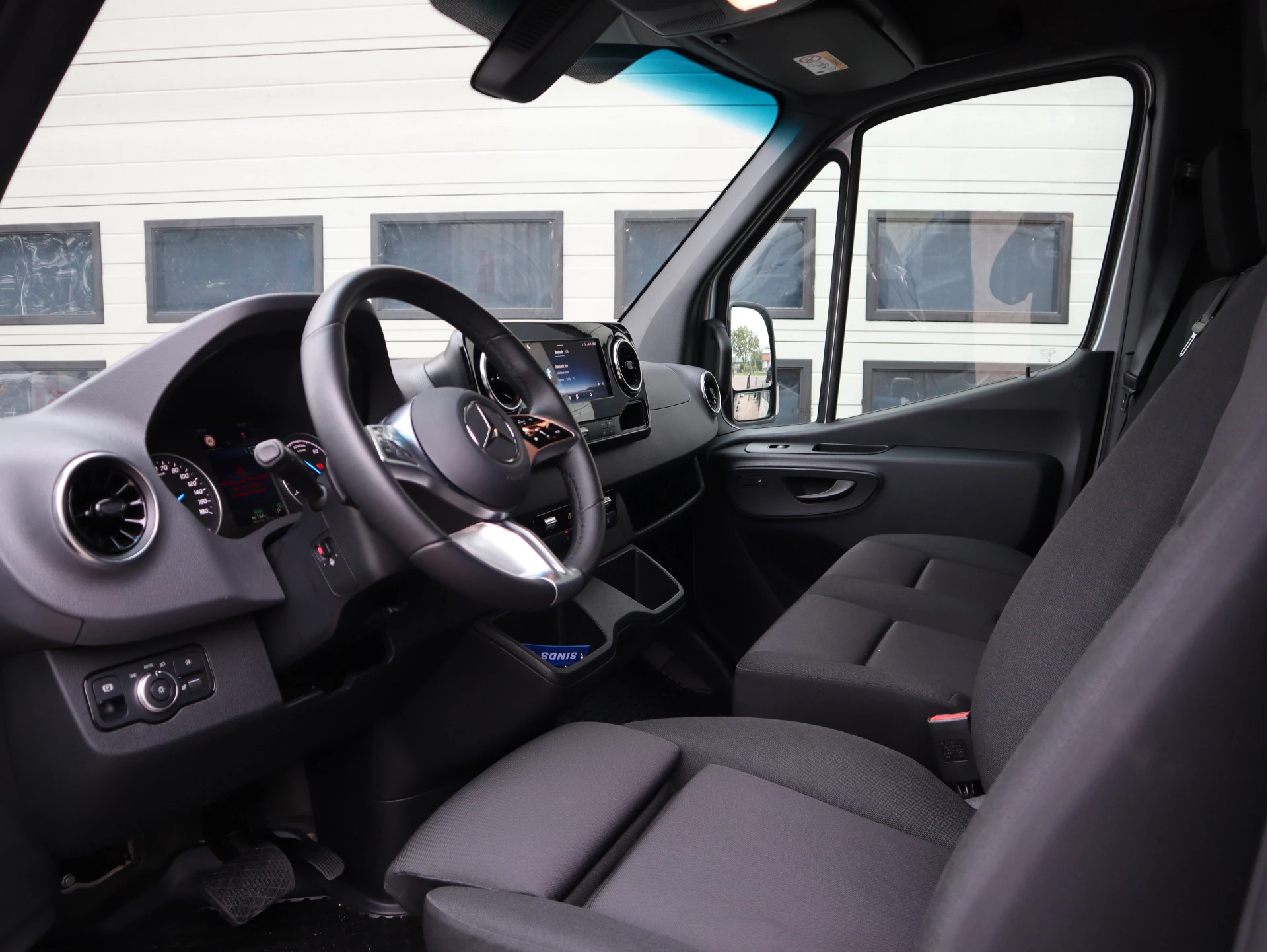Mercedes-Benz eSprinter 2024 - 314 L2H2 Accu 56 kWh RWD WLPT 181 km - New Model - Snel laden - LED - Vol Opties zdjęcie 7