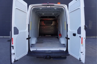Volkswagen Crafter 2022 - 35 177pk RWD L3H3/L2H2 3500kg Trekgewicht Trekhaak Apple Carplay Camera Cruise control Navigatie Tacho afbeelding 3 miniatuur