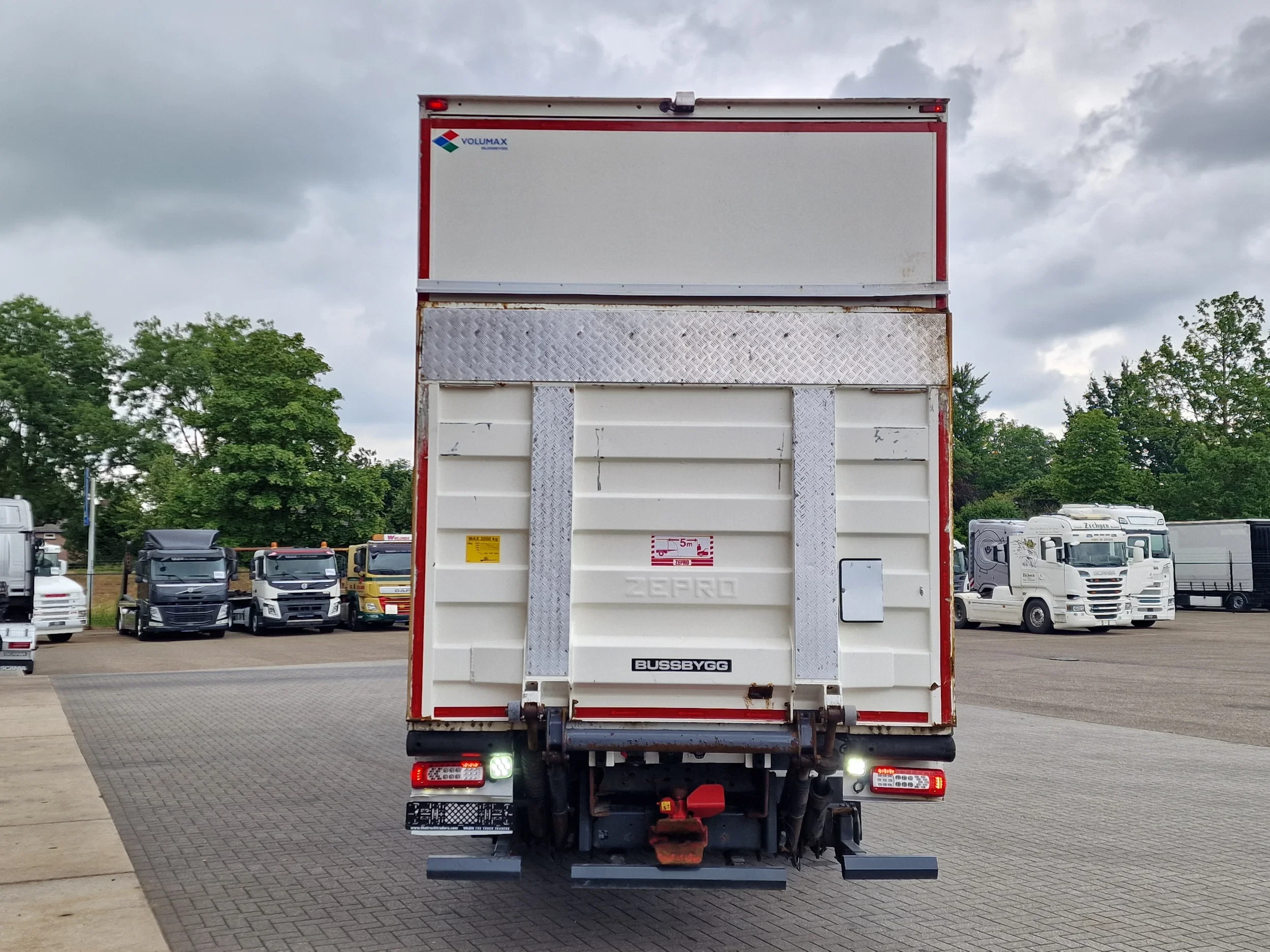 Volvo FH 2019 - 13.460 6X2 - full air - WB600 - Leather seats - side opening изображение 6