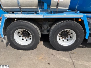 MAN TGS 2017 - 32 360 8x4, EURO 6, Stetter 9m3 imagem 13