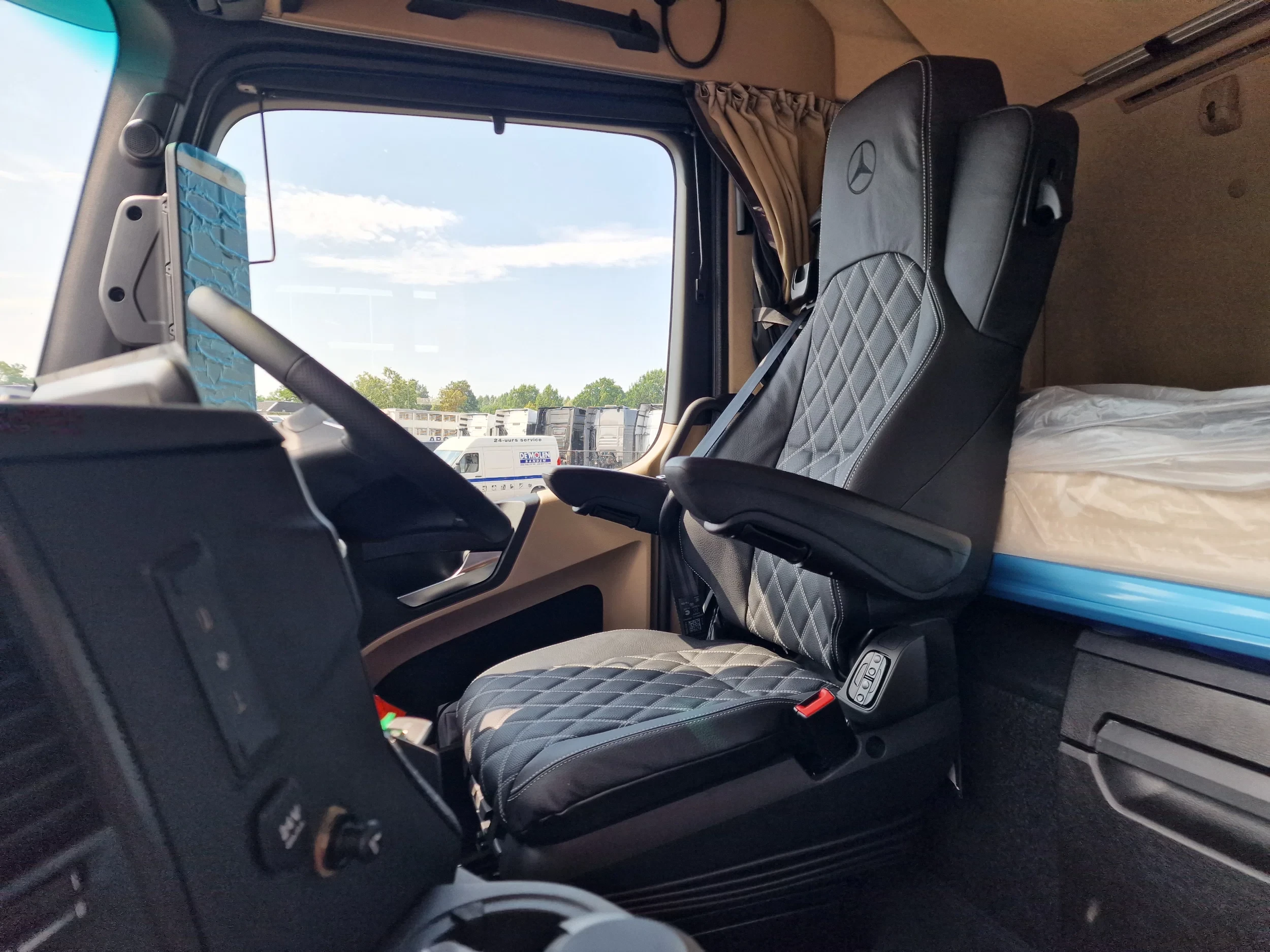Mercedes-Benz Actros 2026 - L 2663 6x2/4 - RHD - Procab - Gigaspace - Retarder - Leather - Mirror cam afbeelding 28