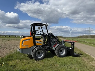 Giant G2700 HD+ minishovel / kniklader NIEUW 2026 afbeelding 3 miniatuur