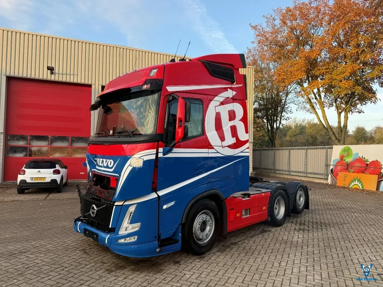 Volvo FH 2025 - FH5-500 AERO / ENGINE RUNNING / VEB+ / !!ONLY:193543 KM!! / DAS / ACC / LWDS / FRIDGE / FULL-AIR / AUTOMATIC / EURO-6 / 2025 afbeelding 1