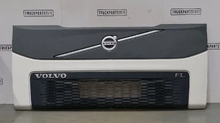 Volvo - Body & Chassis Parts Grille Volvo FL en venta