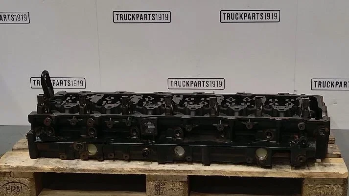 MAN - Engines & Parts Cilinderkop D2676LF53 afbeelding 2