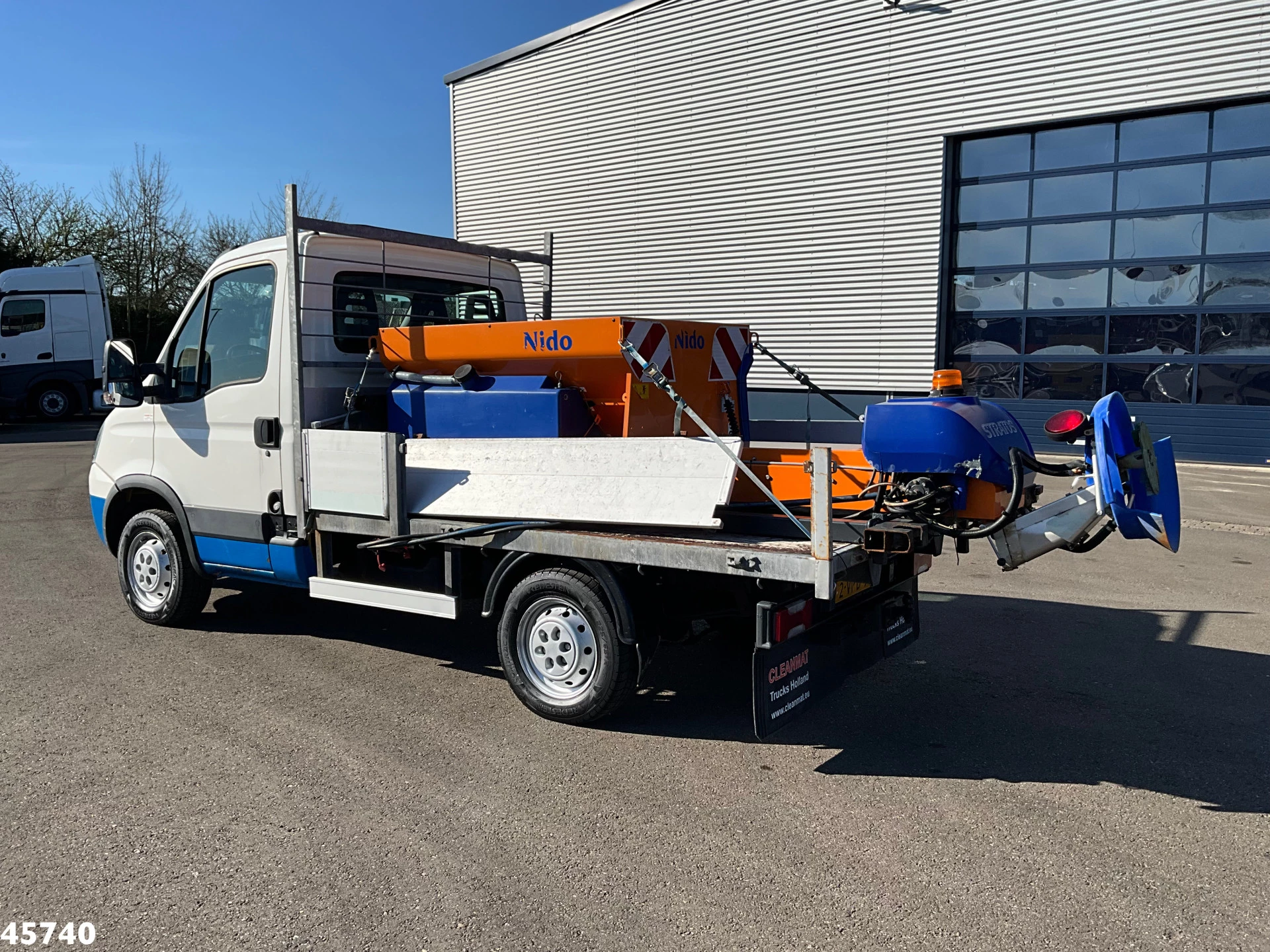 Iveco Daily 2011 - 35S12 300 met Nido zoutstrooier Just 88.053 km! afbeelding 3