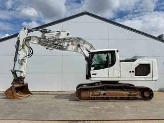 Liebherr 2020 - R922LC - 2 Buckets Included / Automatic Greasing imagen 2 miniatura