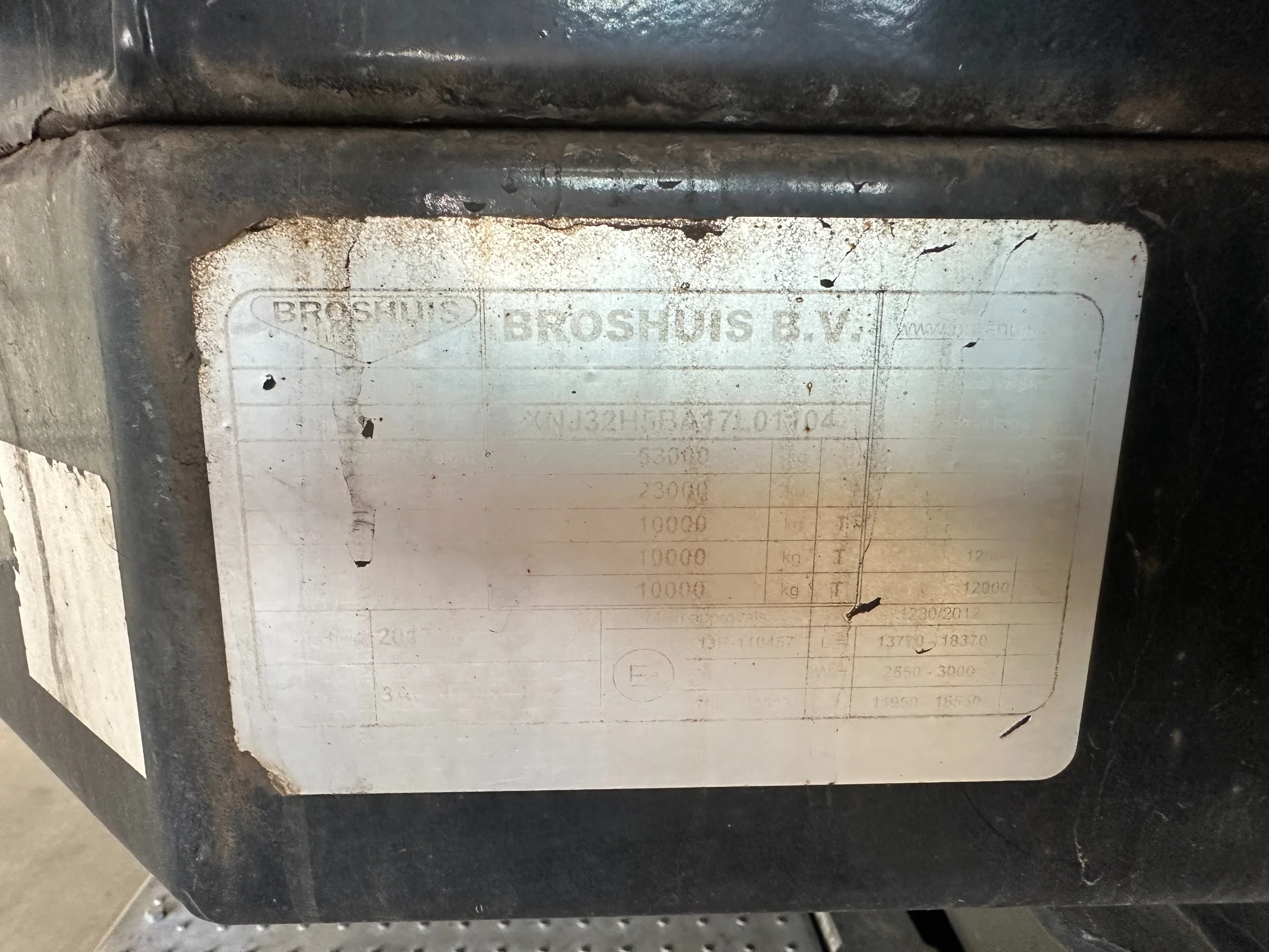 Broshuis 2017 - 3ABSD Lowloader 3-axle / GVW: 59.000kg / Neck: 23.000kg / hydraulic steering + ramps + loading table / 4.60m extendable / winch / liftaxle afbeelding 72
