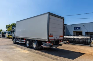 Renault N/A 2017 - D26.320-6x2+DHOLLANDIA 2T. image 3