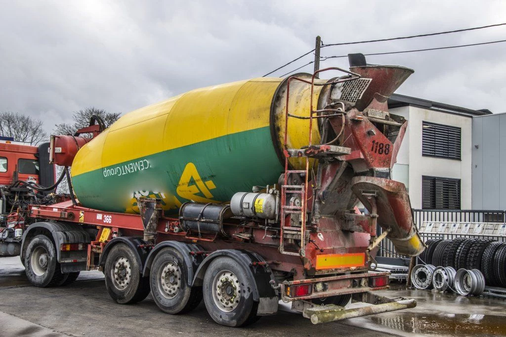 Liebherr 2008 - LIEBHERR BETON MIXER/MALAXEUR/MISCHER-12M³ obrázek 4
