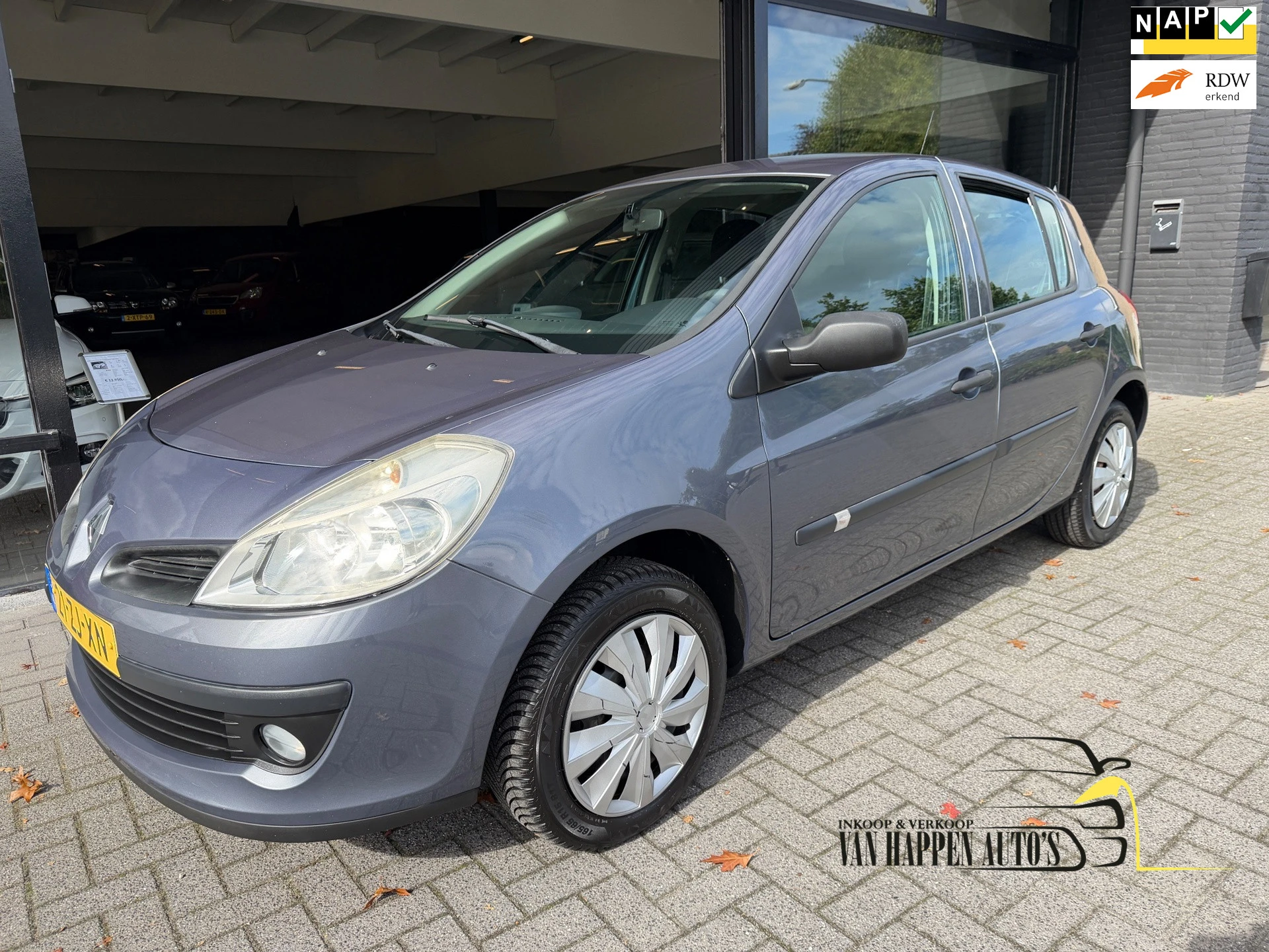 Renault Clio 2008 - 1.2-16V Special Line / apk 9-2027 afbeelding 1