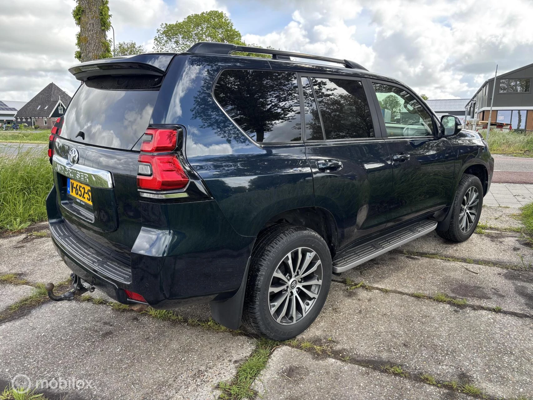Toyota Land Cruiser 2018 - 2.8 D-4D-F Executive Window Van image 2