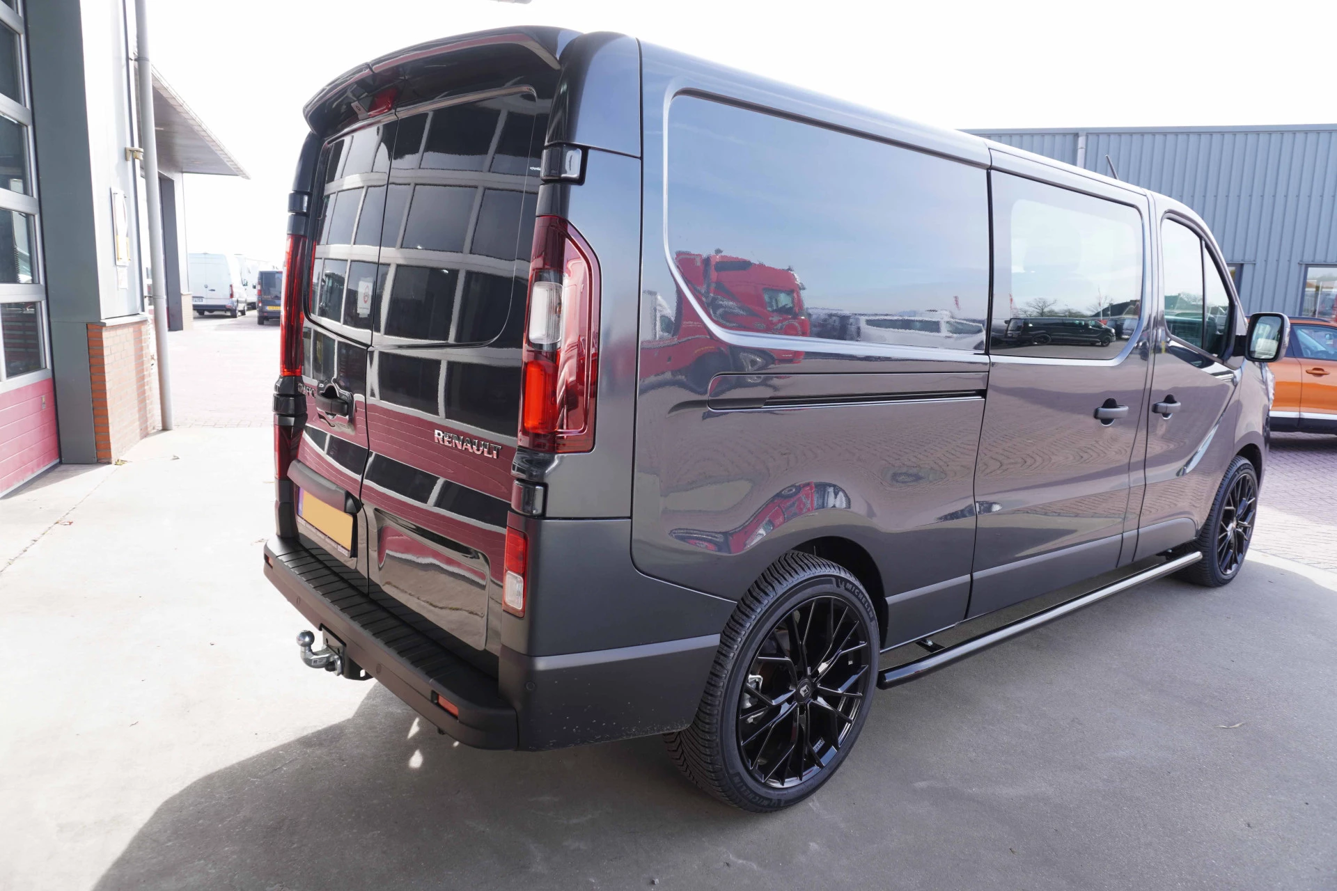 Renault Trafic 2024 - 2.0 Blue dCi 130PK T29 L2H1 Advance Dubbelcabine Blackout pakket Bild 4