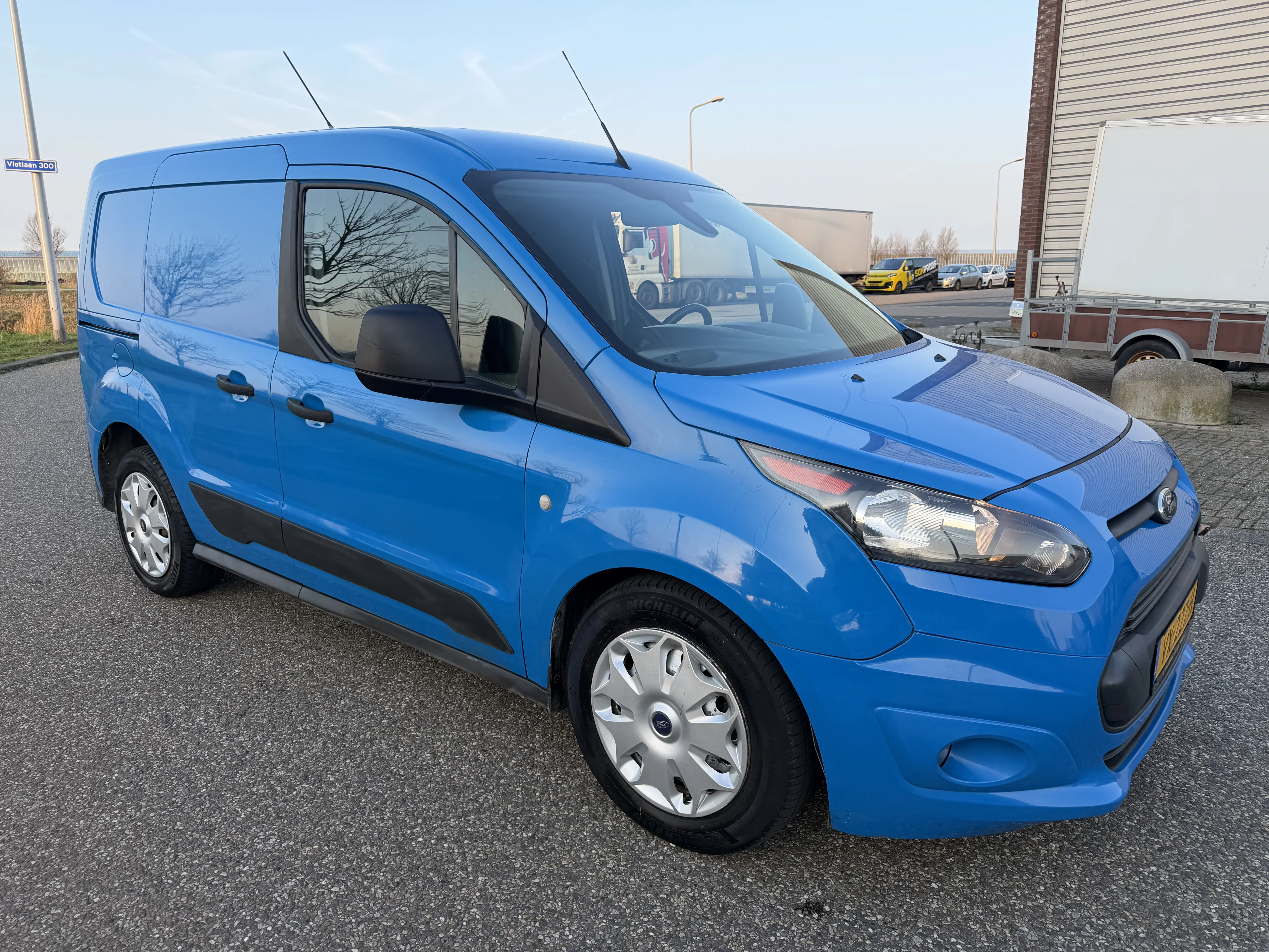 Ford Transit Connect 2016 - 1.5TDCI L1H1 Airco Navi Cruisecontrol Trekhaak image 3