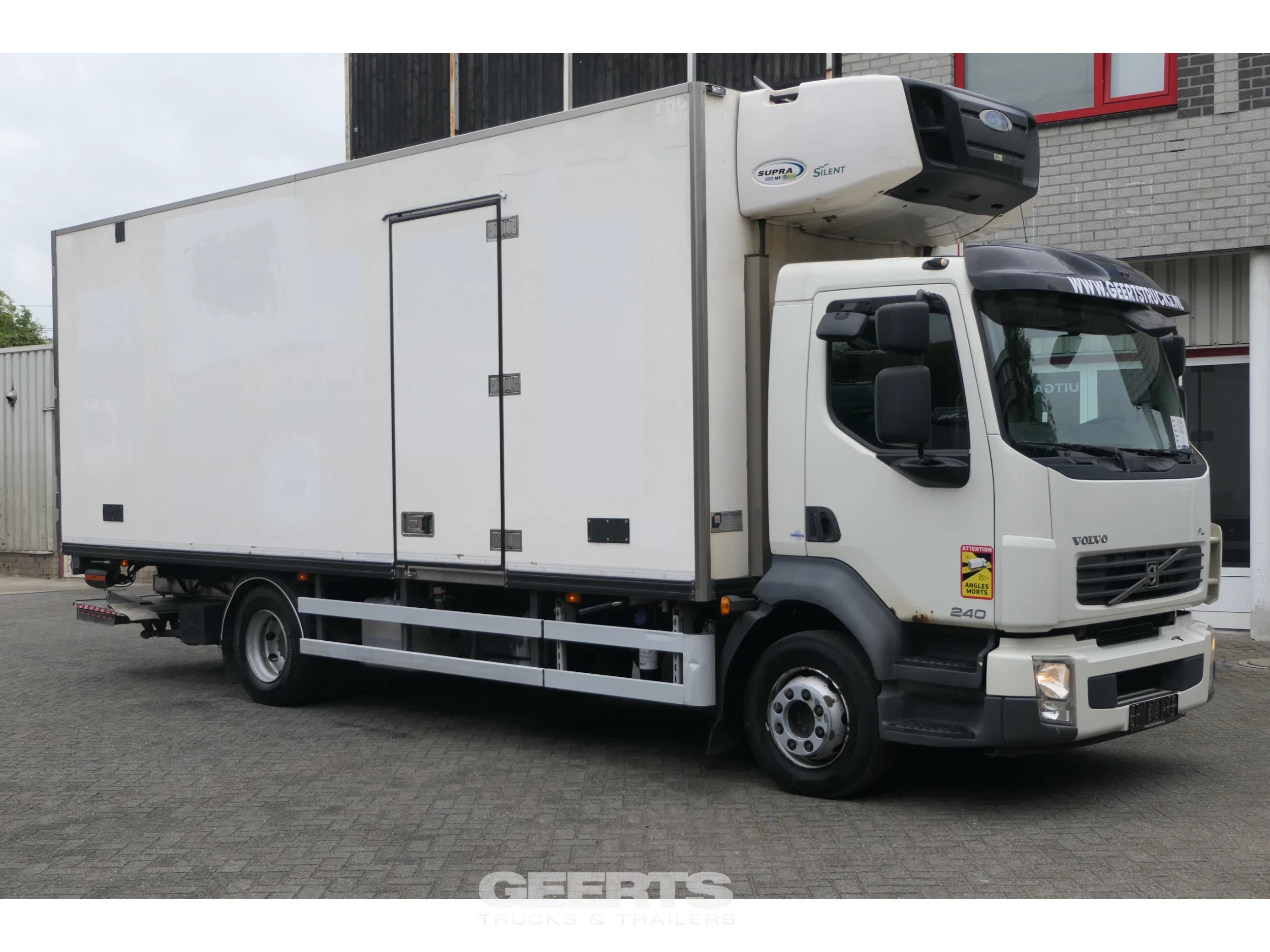 Volvo 240 2013 - FL | Carrier SUPRA 950Mt / Bi-temp | 3 Compartments | 575845Km | 2013 | 12Ton | 6 Cylinder | Dhollandia 1500Kg | Luxembourg Truck afbeelding 1