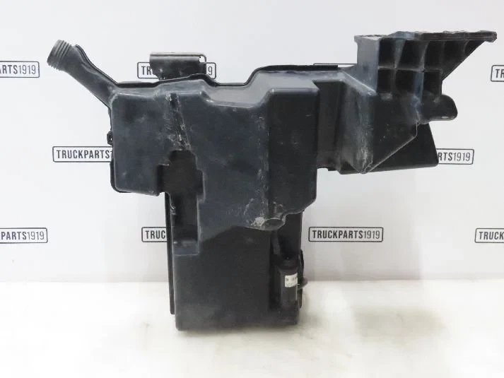 Mercedes-Benz - Wiper System Ruitensproeier tank MB MP4 afbeelding 1