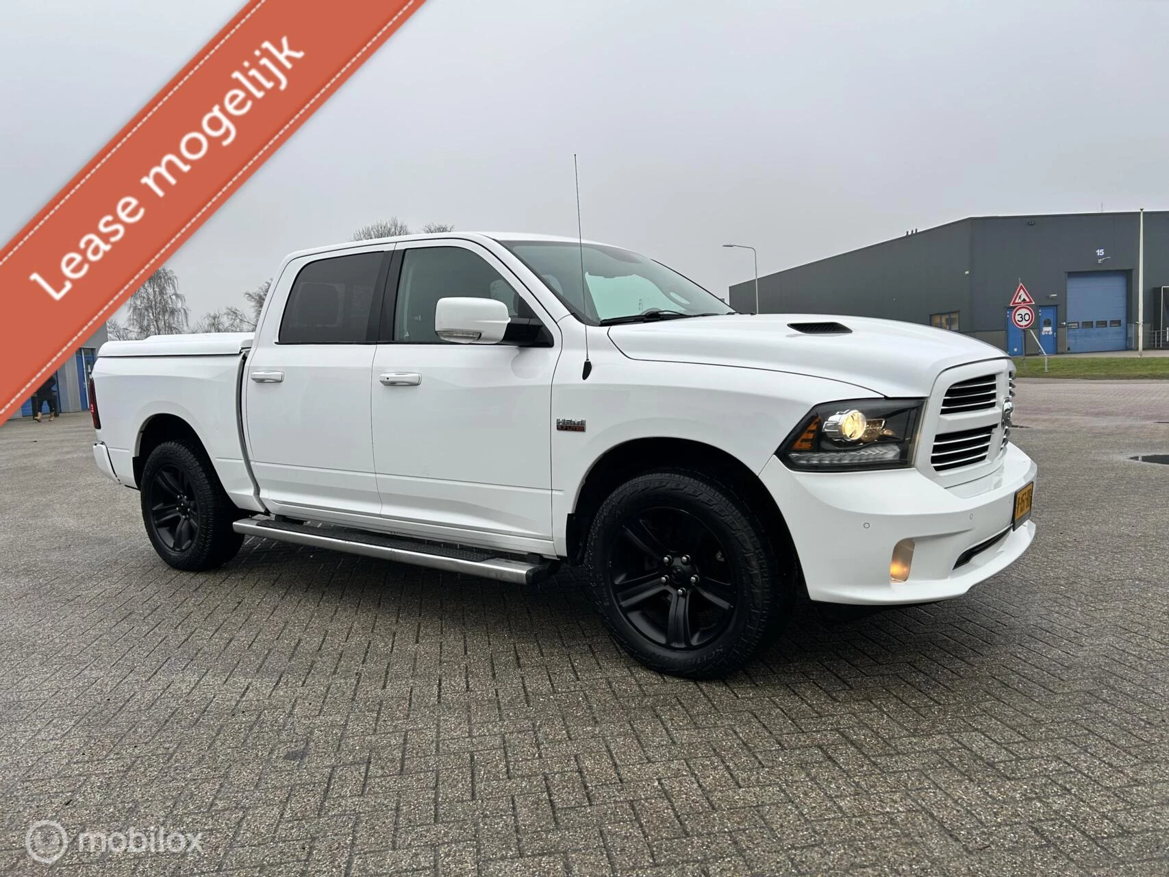 Dodge Ram 1500 2016 - Sport 5.7 V8 Crew Cab 6'4 lpg 4x4 Bild 2