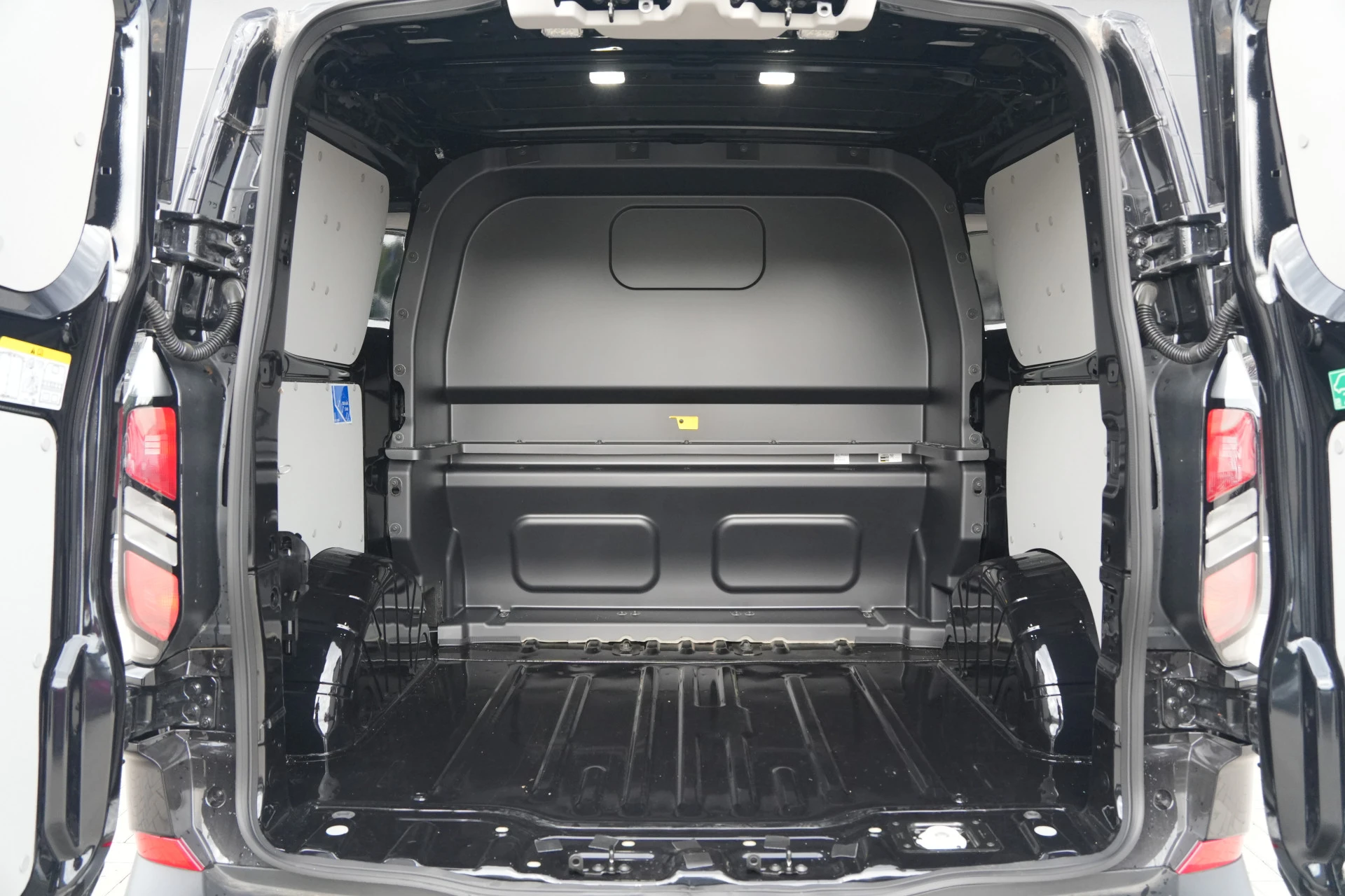 Ford Transit Custom 2025 - 320 2.0 TDCI L1H1 Trend DC 136pk - INCLUSIEF BPM - 2x Schuif - Stoel/stuurverwarming - Cruise - Navi - Camera - Rijklaar immagine 11