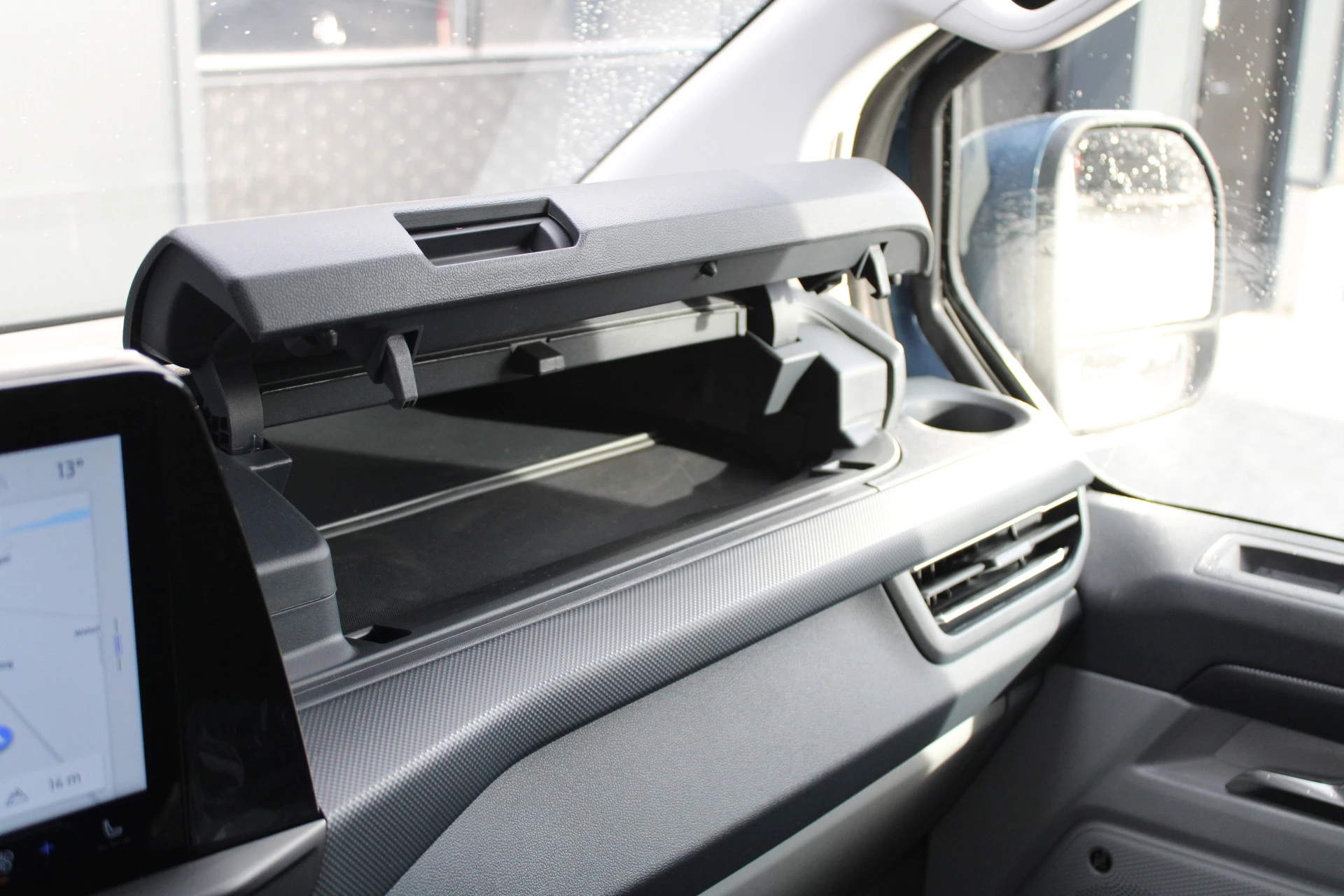 Ford E-Transit Custom 2025 - 340 L2H1 Limited 65 kWh 218pk - 2x Schuif - LED - 360 Camera - B&O - ACC - Navi - Stoel/Stuurverwarming - Rijklaar afbeelding 42